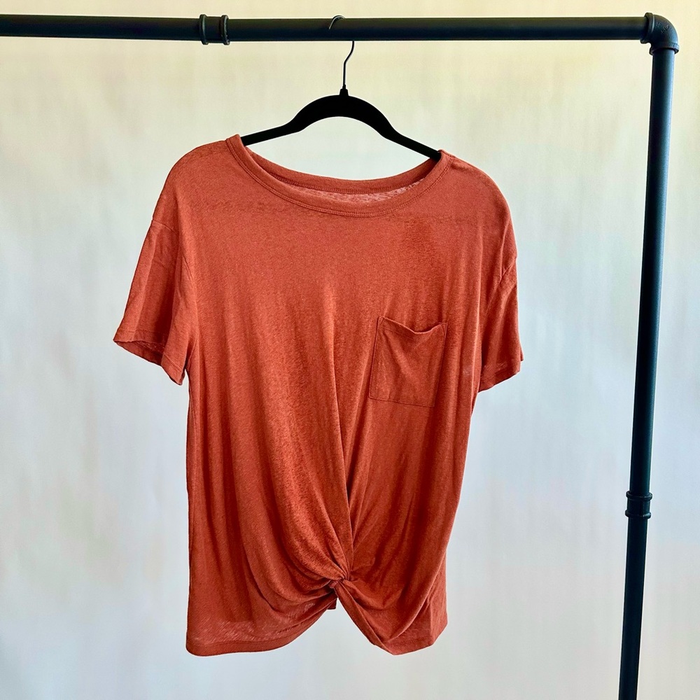 Universal Threads Rust Orange Gathered Bottom T-Shirt